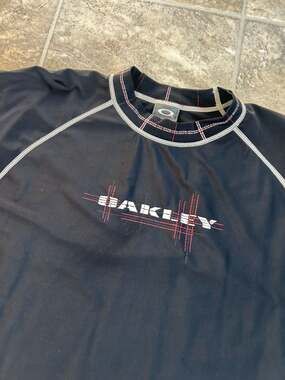 Vintage Oakley Software Y2K Black Short Sleeve Rash Guard Compression Surf Shirt